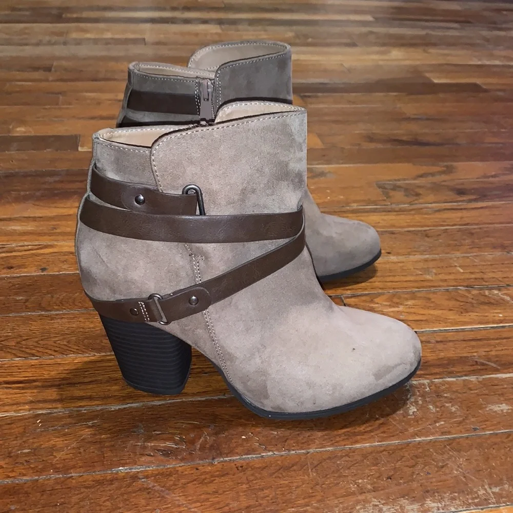 Torrid Ankle Bootie Block Heel - Picture 2 of 12
